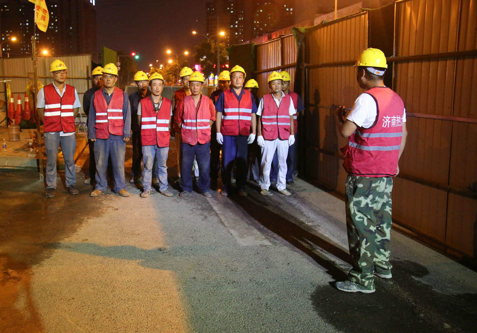 夜幕降临 我们整装待发